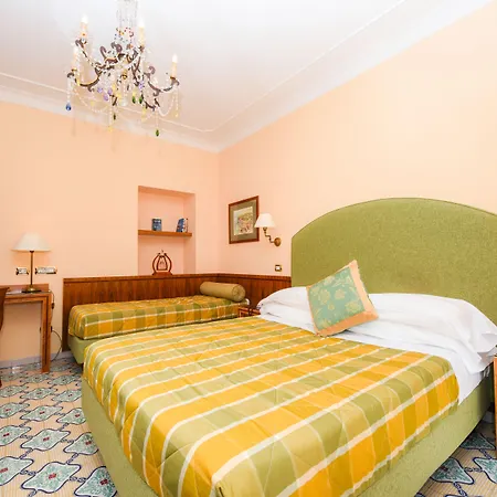 מלון Antiche Mura סורנטו