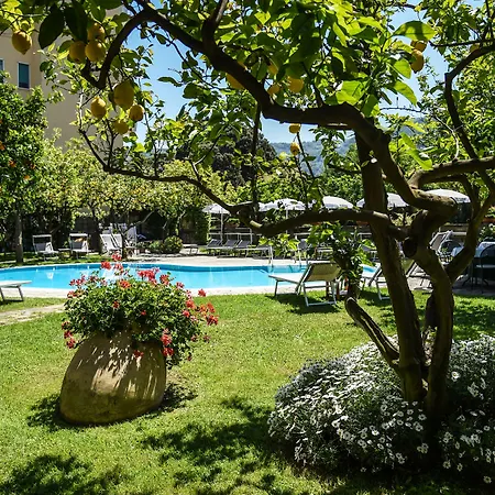 Hotel Antiche Mura 4*