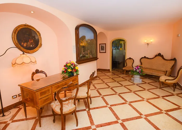 ホテル アンティケ ムラ ソレント