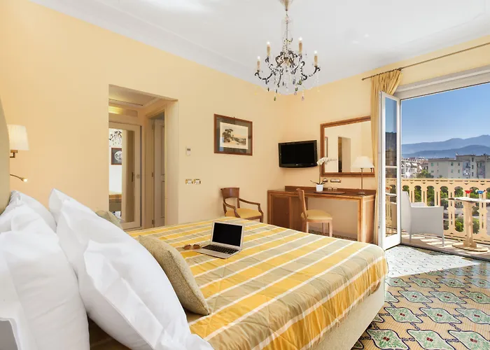 アンティケ ムラ ホテル