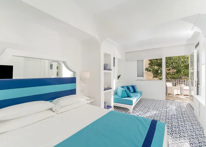 ホテル アンティケ ムラ 4*