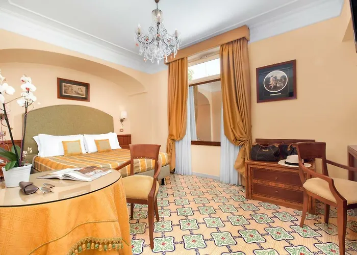 ホテル アンティケ ムラ ソレント