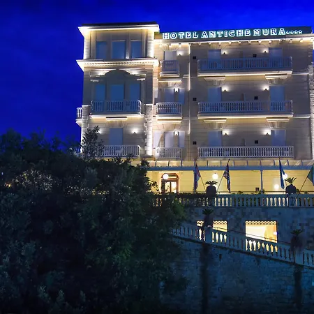 Szálloda Antiche Mura 4*